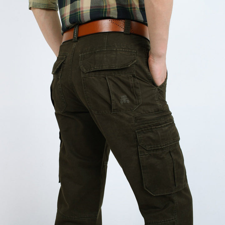 Men's cargo pants with many uses and several pockets Lune London
