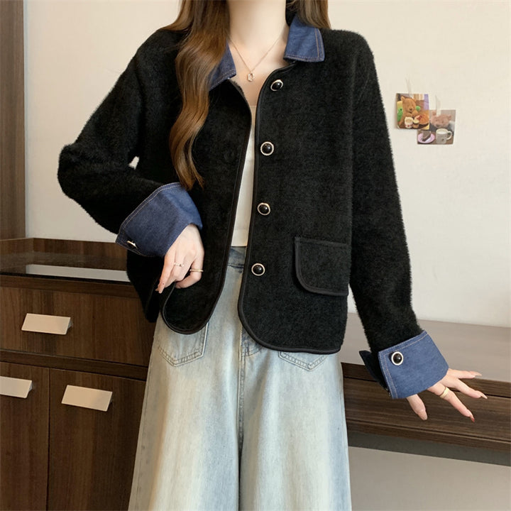 Cardigan confortable pour femmes avec des manches en denim contrastantes Chic & Stil