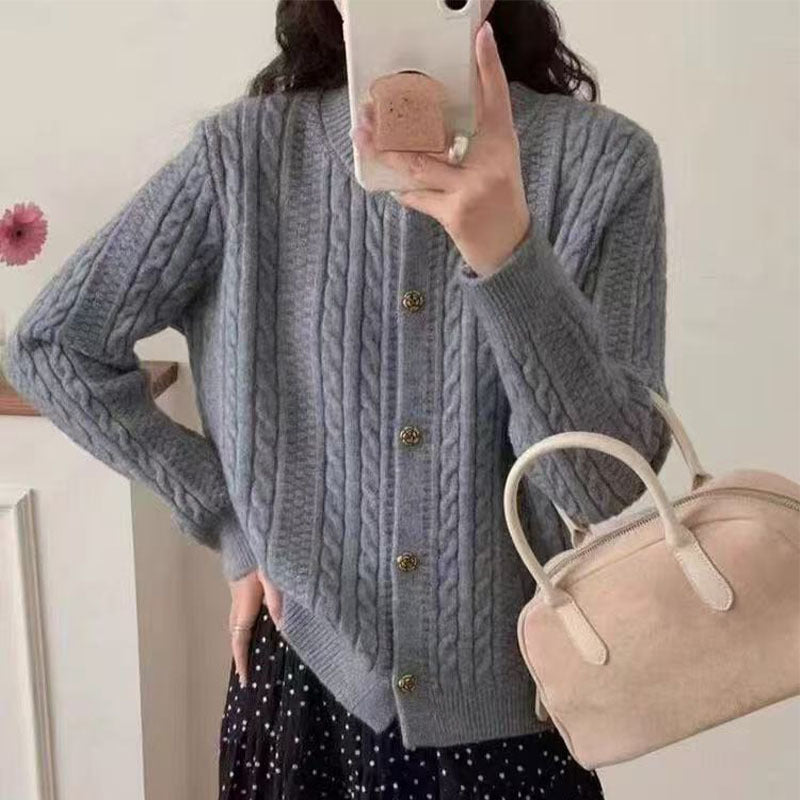 Cardigan élégant pour femmes avec motif en jambes et boutons décoratifs Chic & Stil