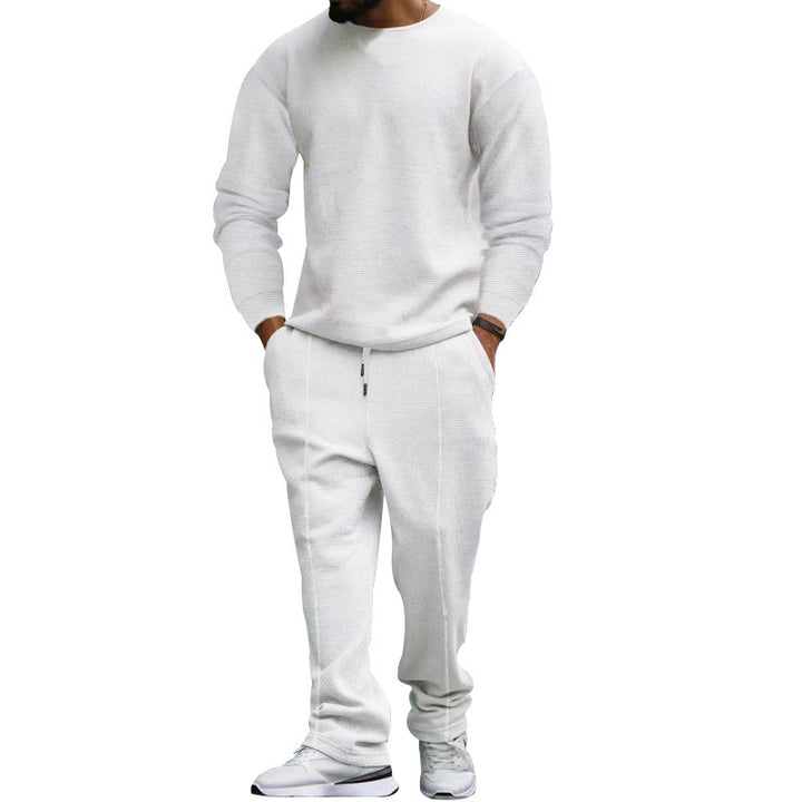 Comfortable knitted suit for men with breathable material and casual chic design