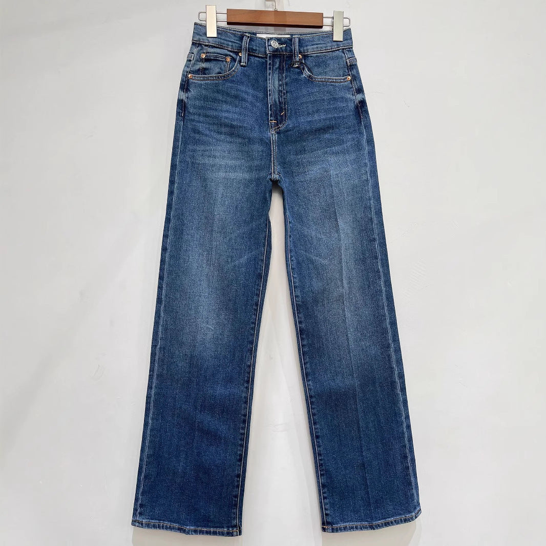 Loose high-waisted jeans for women with a vintage look and gentle washes Lune London