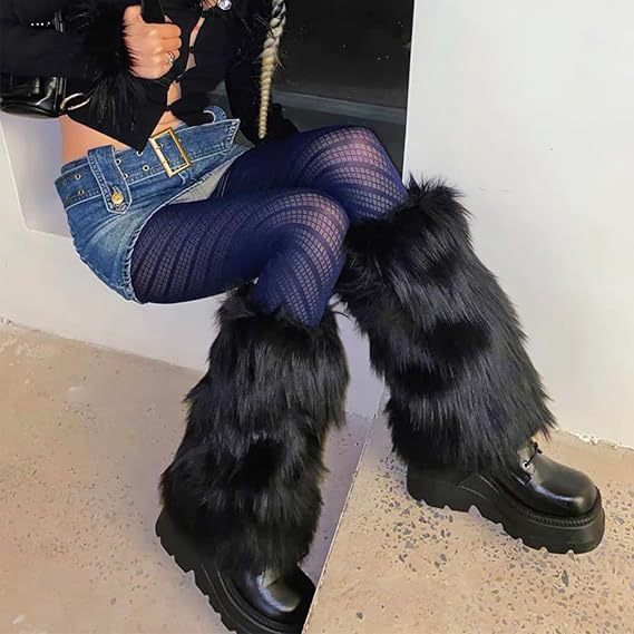 Ladies fashion winter coat with luxurious fur collar and kangaroo pocket Lune London