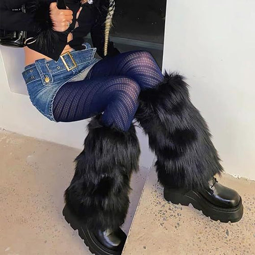 Ladies fashion winter coat with luxurious fur collar and kangaroo pocket Lune London