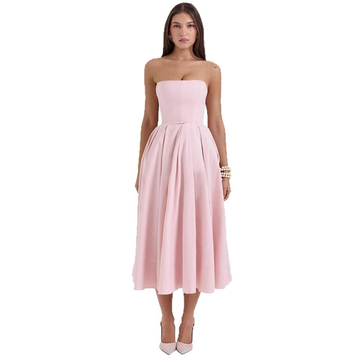Evening dress for women with sweetheart neckline and flared skirt Chic & Stil