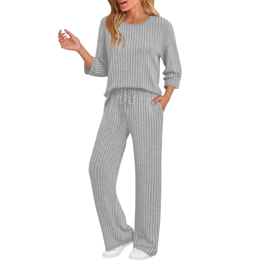 Ladies Comfortable leisure outfit with a striped structure Lune London
