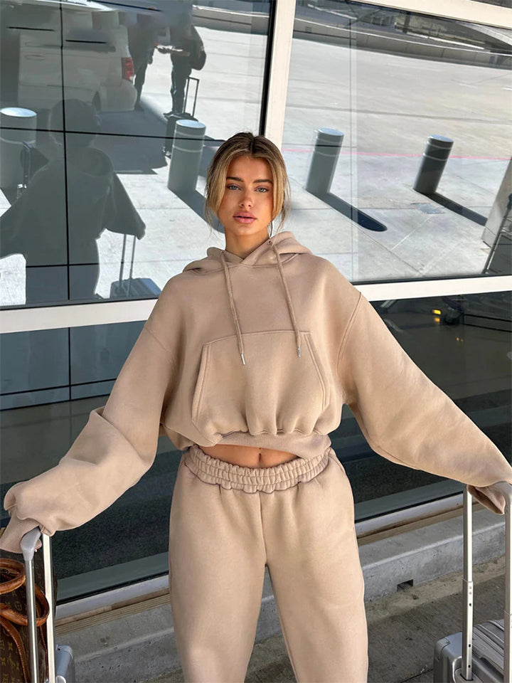 Lune London women's trendy cropped hoodie and relaxed jogger pants set