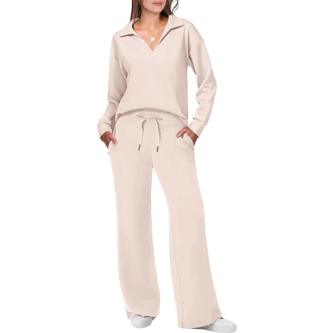 Casual lounge set for women with loose fit and comfortable V neck Lune London