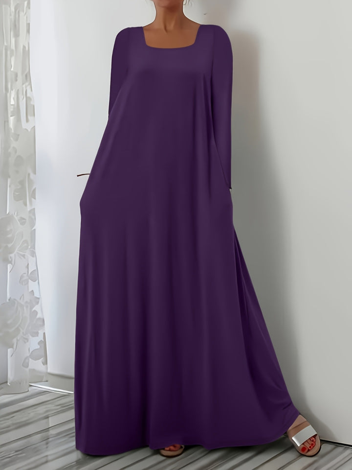 Maxi dress with a loose fit for women with practical pockets Lune London