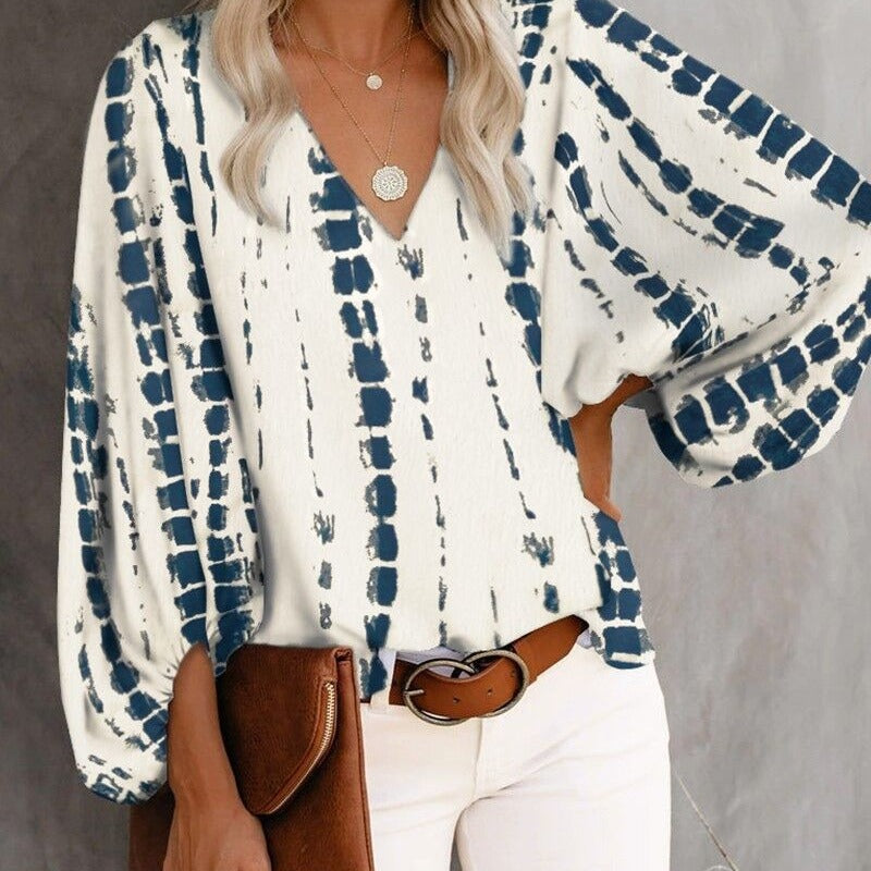 Blouse féminine à la mode avec des manches larges et un col en V Chic & Stil