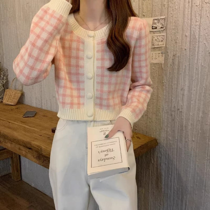 Short knitted jacket for women with checked pattern and buttons Lune London