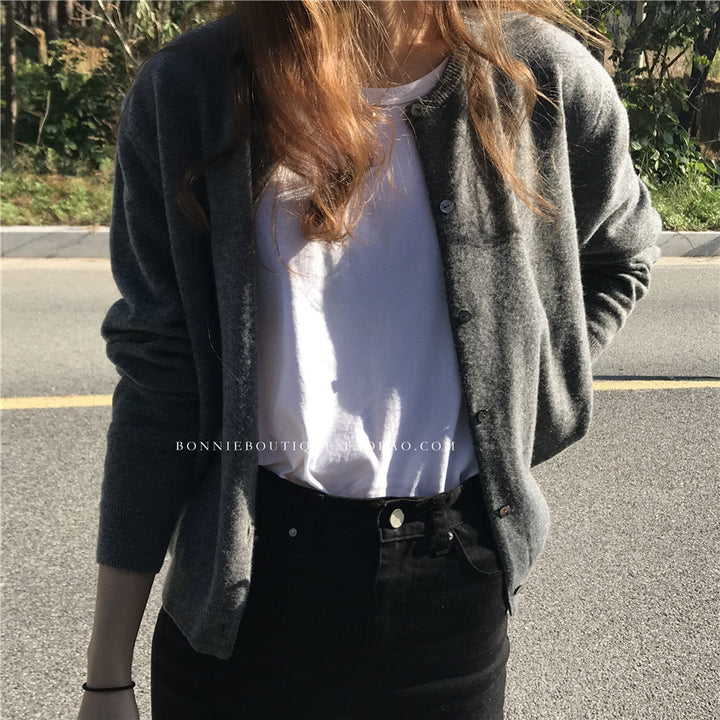 Ladies thin cardigan with button placket and soft material Lune London
