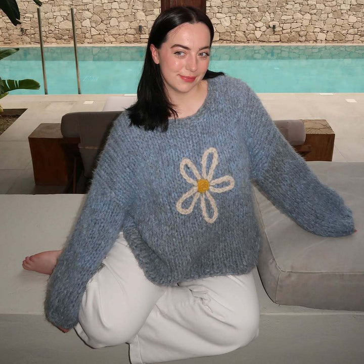 Casual knit sweater for women with floral pattern and oversized fit Lune London