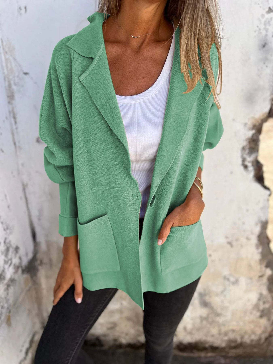 Women Elegant oversized blazer with relaxed fit and practical pockets Lune London