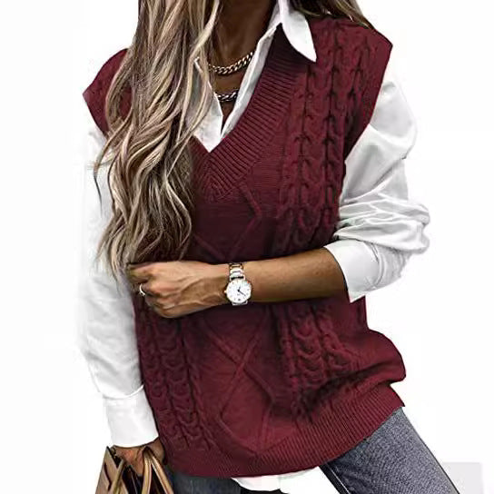 Knitted vest for women with braided design and V-neck Lune London