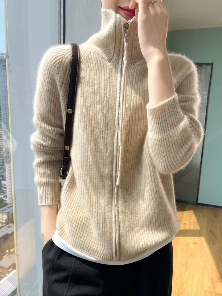Ladies cozy wool sweater with full zipper Lune London