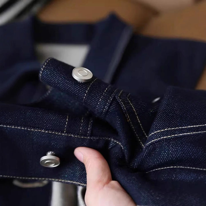 Veste en denim élégante pour femmes avec poches décoratives et fermeture à boutons continue Chic & Stil