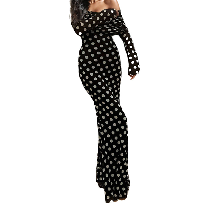 Robe maxi élégante pour femmes avec design sans épaules et motif à pois à la mode Chic & Stil