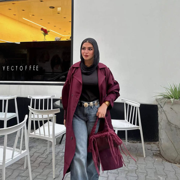 Trendy trench coat for women with an elegant cut and practical pockets Lune London