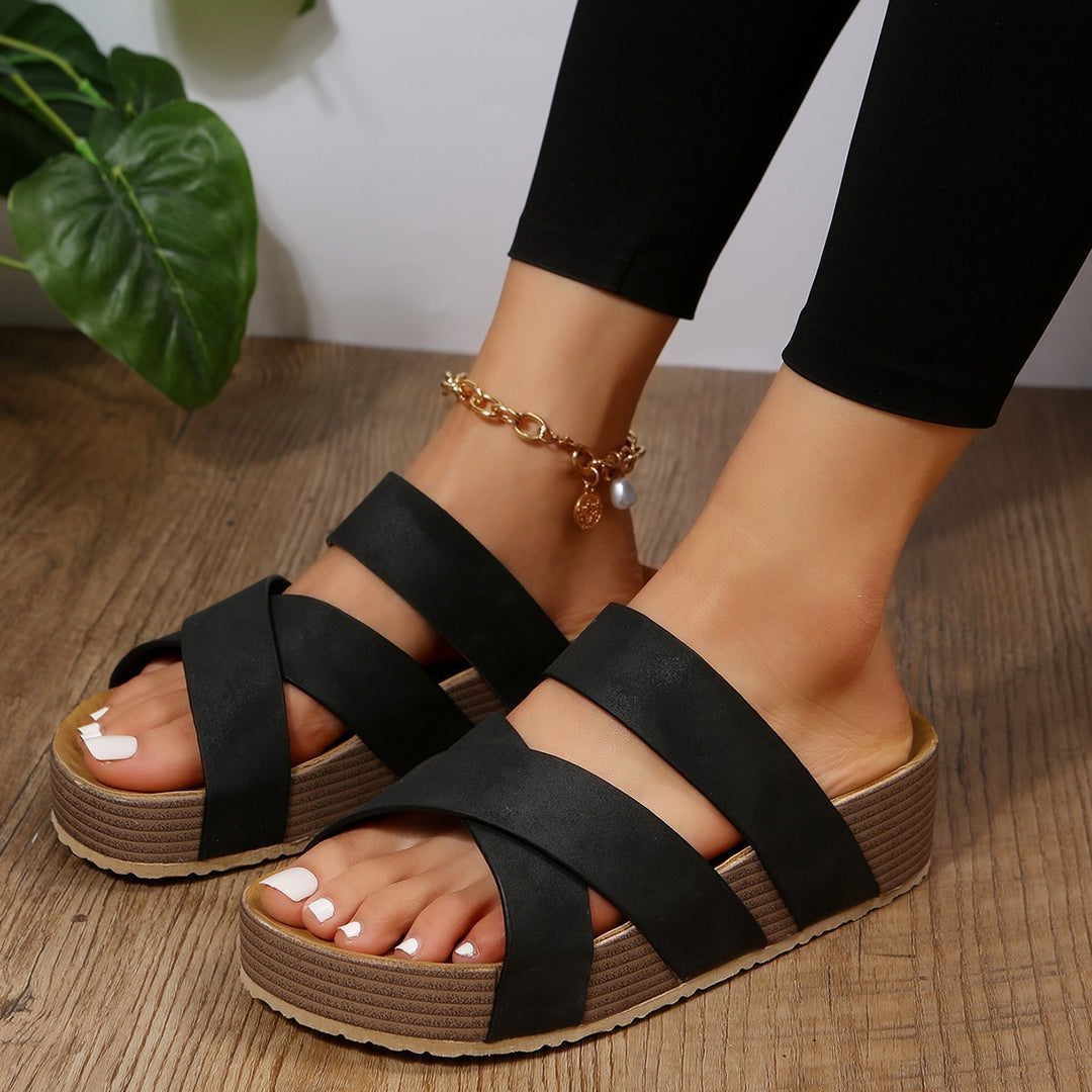 Comfortable and stylish boots for ladies with braided strap Lune London