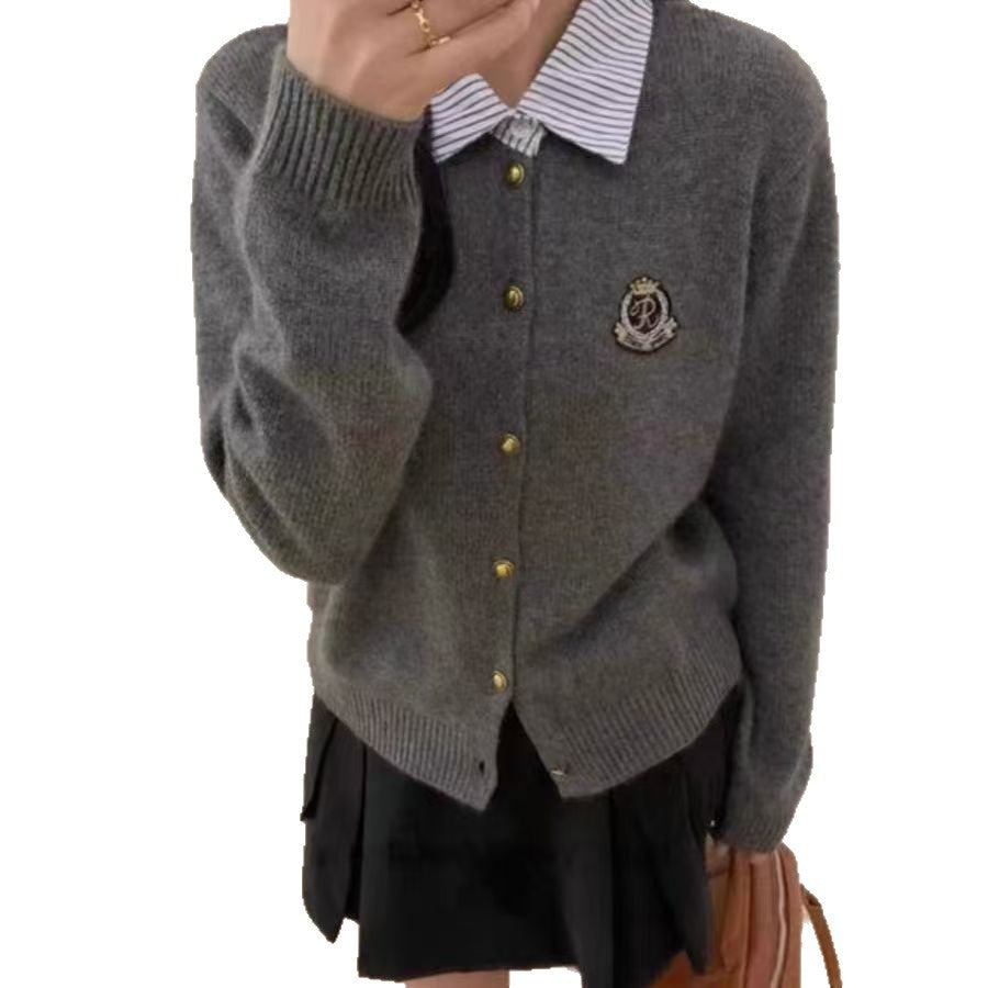 Cardigan tricot en cachemire pour femmes avec boutons dorés Chic & Stil