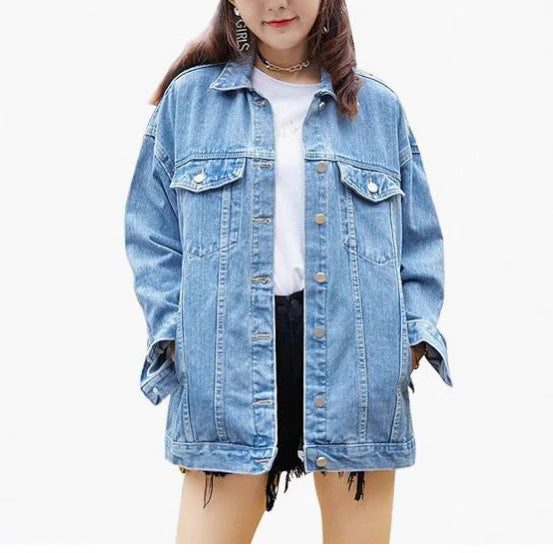Veste en denim surdimensionnée pour femmes avec des boutons-pression décoratifs Chic & Stil