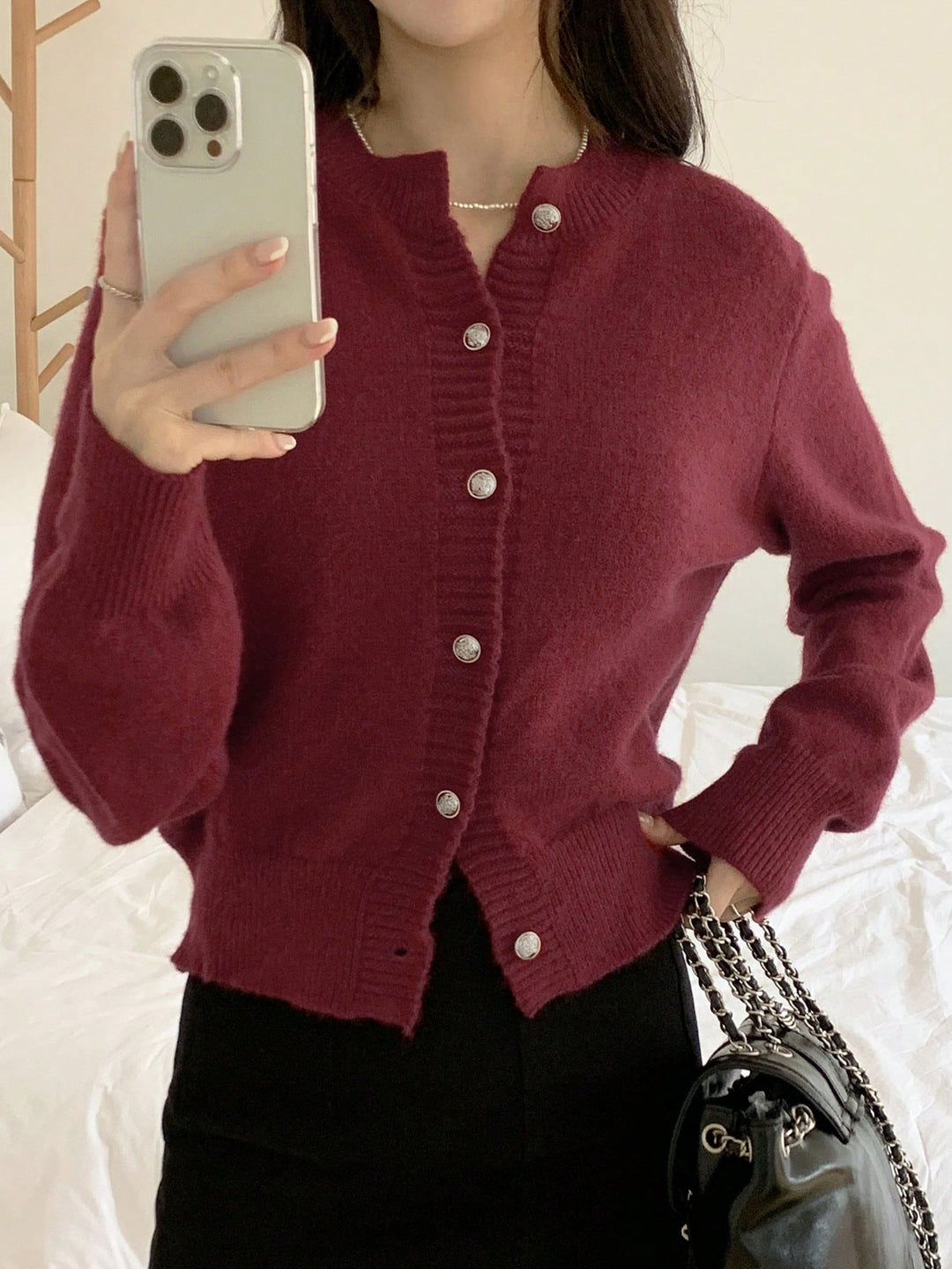 Cardigan féminin confortable avec des boutons décoratifs et coupe confortable Chic & Stil