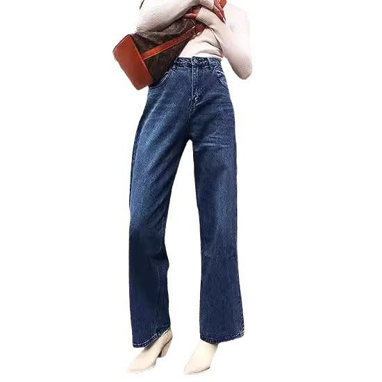 Women's loose high-rise jeans with a comfortable fit and casual style Lune London