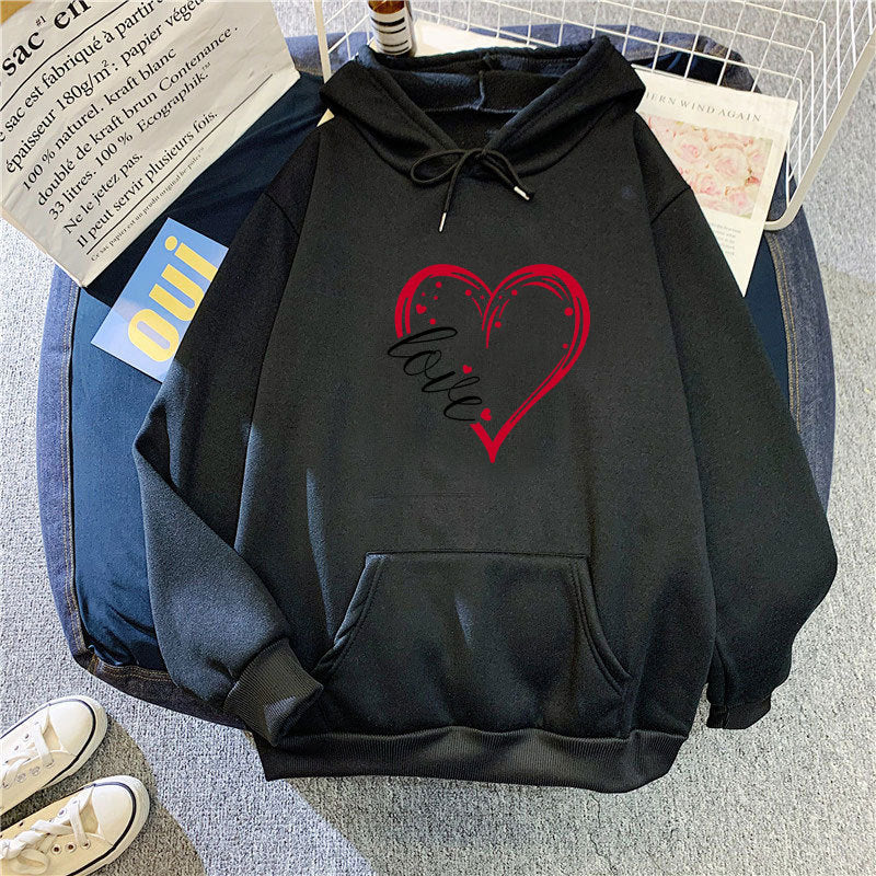 Women's hoodie with romantic heart design and high-quality fleece Chic & Stil