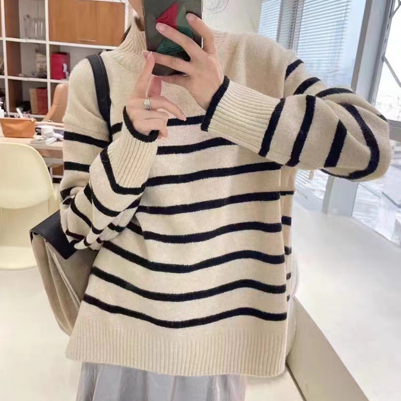 Ladies casual knit pullover with chic striped design