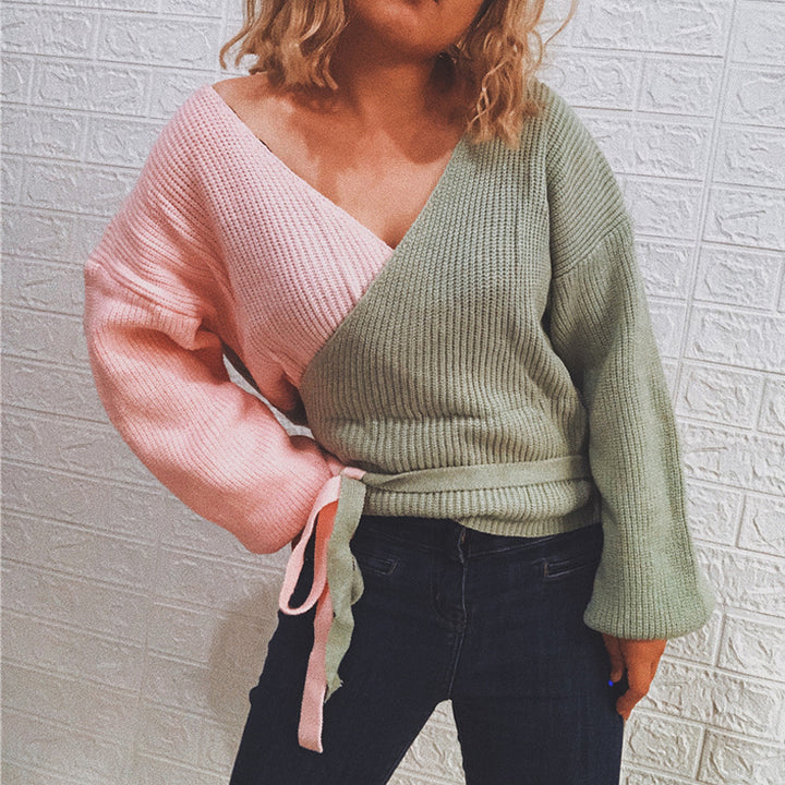 Pull en tricot pour femmes avec un design enveloppant moderne et des manches larges Chic & Stil