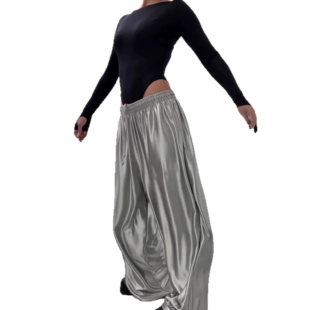 Pantalons en satin élégants et légers pour femmes Chic & Stil