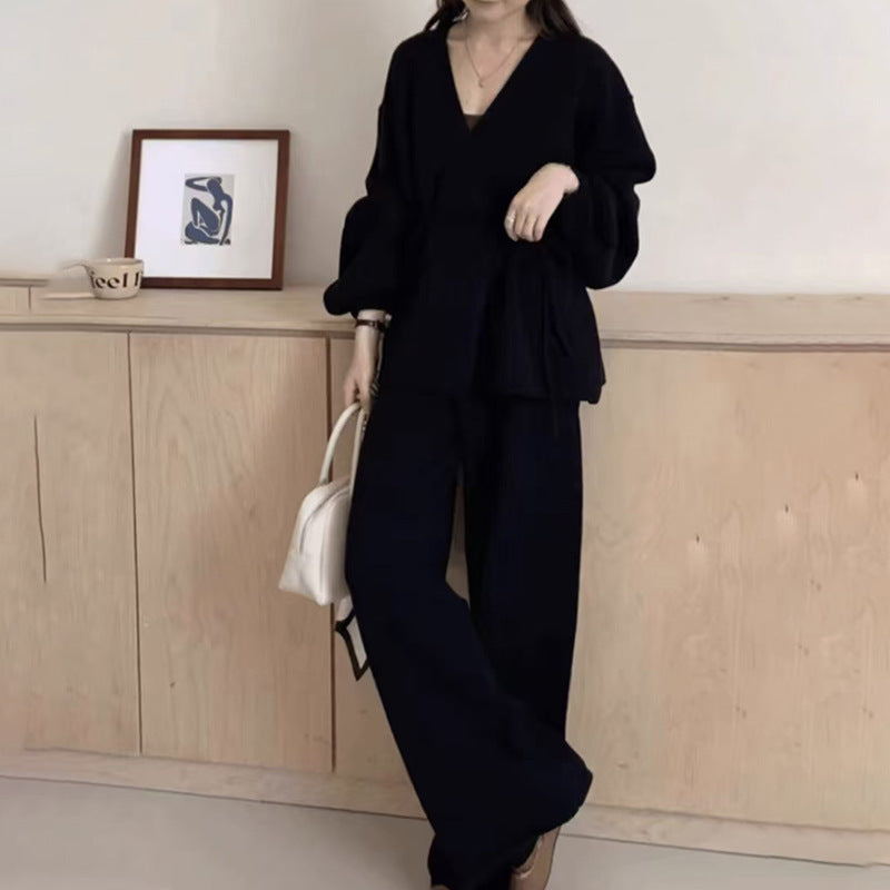 Haut drapé élégant pour femme avec une coupe ample et un pantalon assorti Chic & Stil