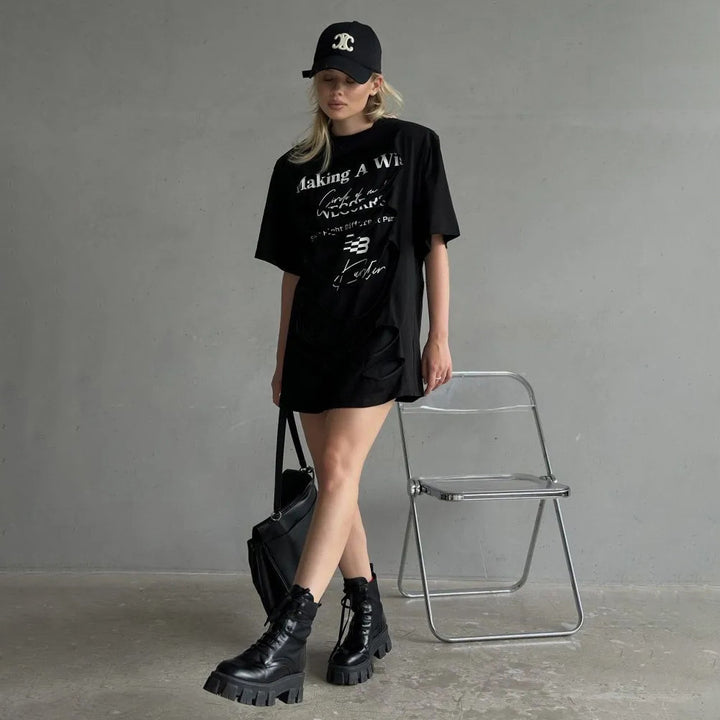 Oversized t-shirt for women with creative inscription and casual cut Lune London