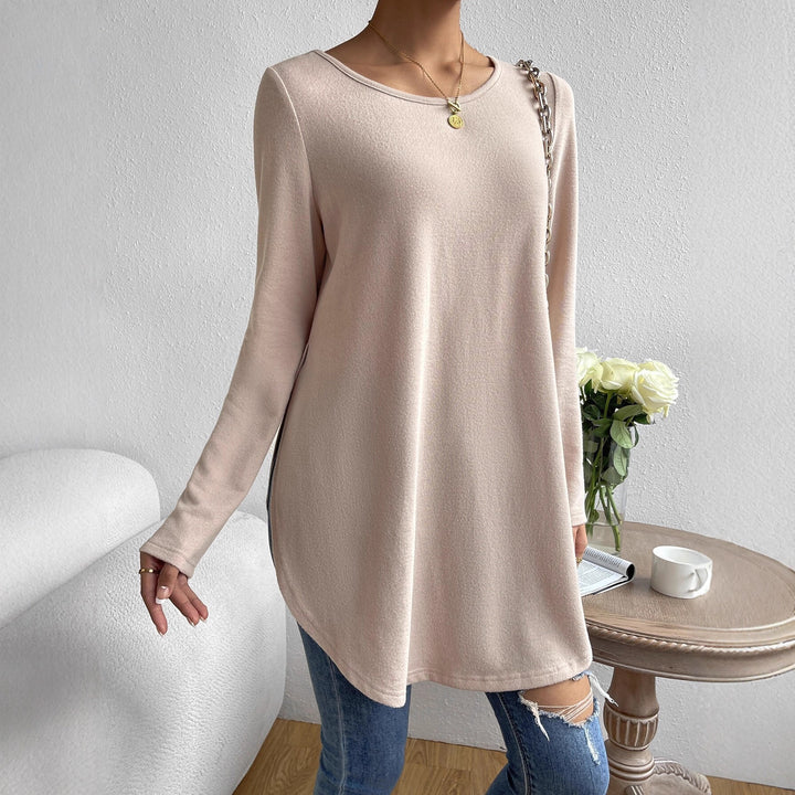 Casual long sleeve t-shirt for women with asymmetrical hem and comfortable round neck Lune London