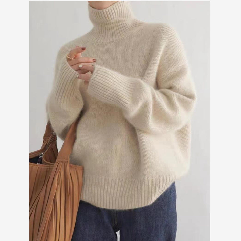 Casual turtleneck pullover for women in fine knit Lune London
