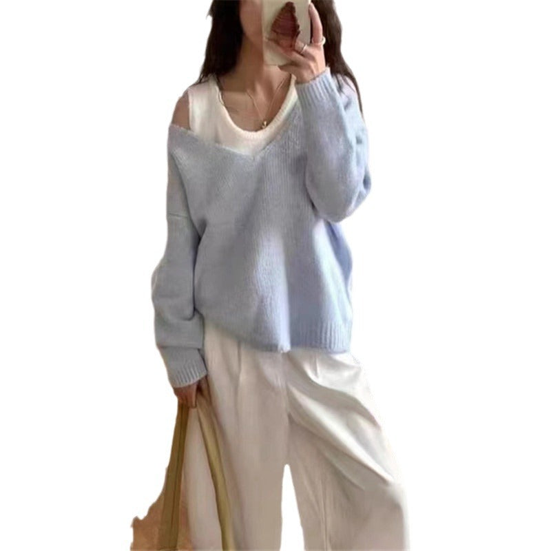 Pull décontracté féminin avec un décolleté en V moderne et des épaules dénudées Chic & Stil