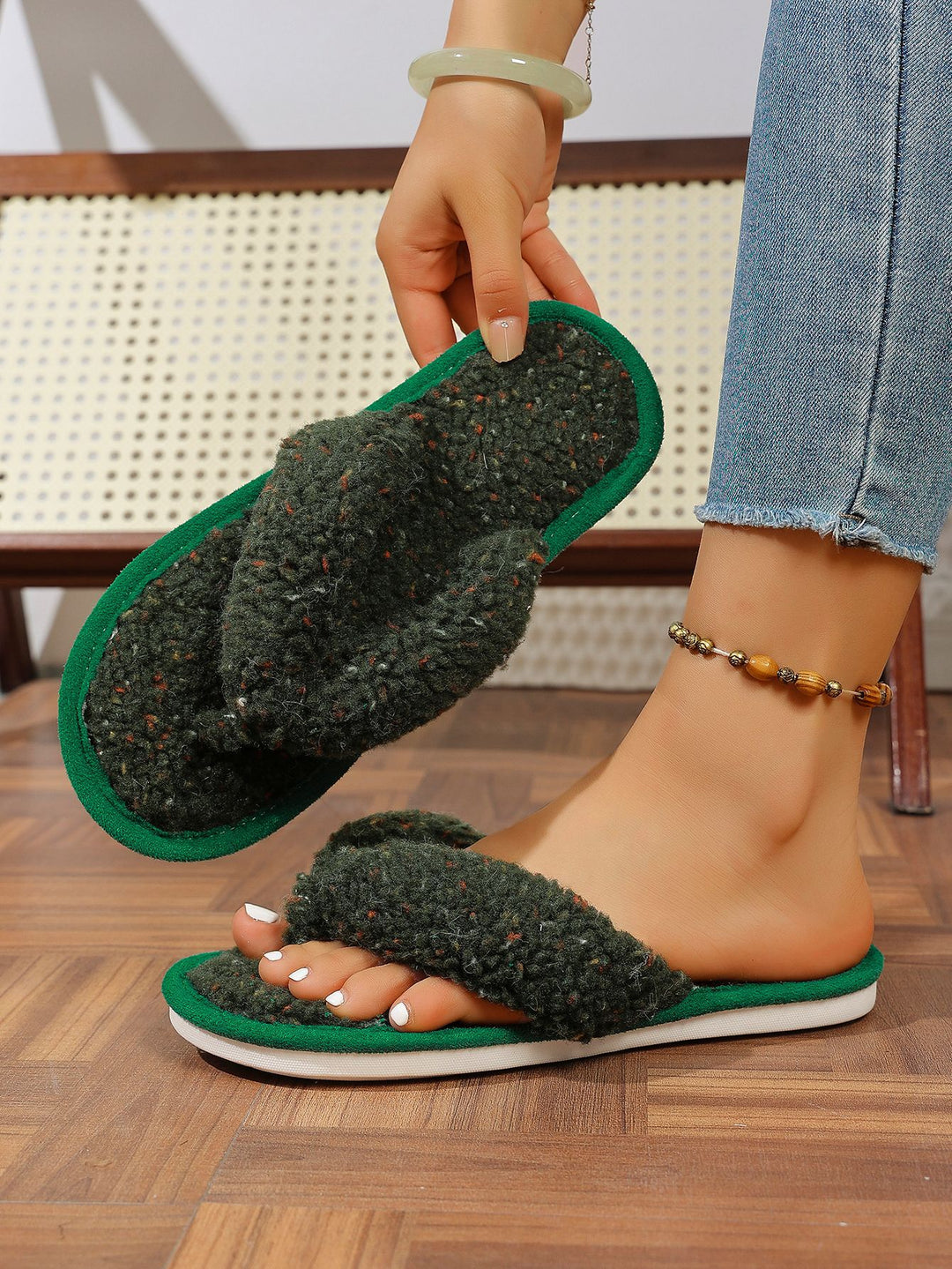 Ladies Cozy Slippers with Comfortable Sole Lune London