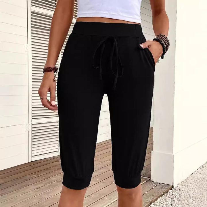 Lune London women's sporty Capri pants with elastic waist and practical side pockets
