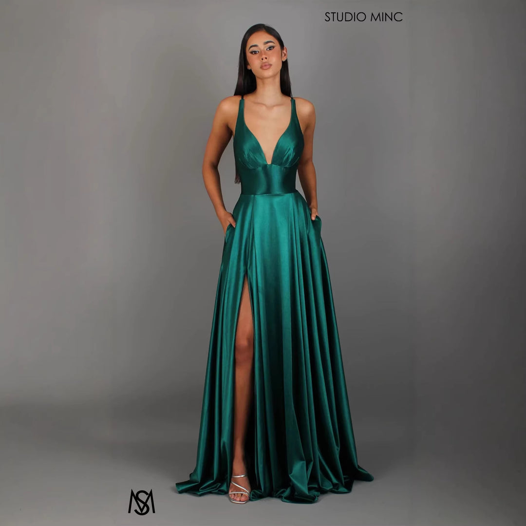 Elegant evening dress for women with deep V neckline and high split skirt Chic & Stil