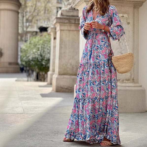Maxi dress for women with floral patterns and a trendy waist belt Lune London