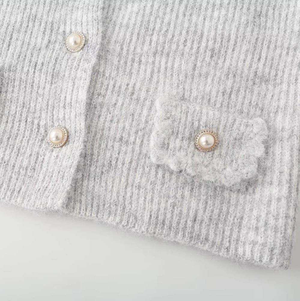 Fashionable comfortable knit jacket for women with an elegant collar and practical pockets Lune London