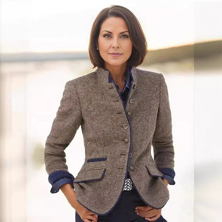 Elegant wool jacket for women with button details and chic cut Lune London