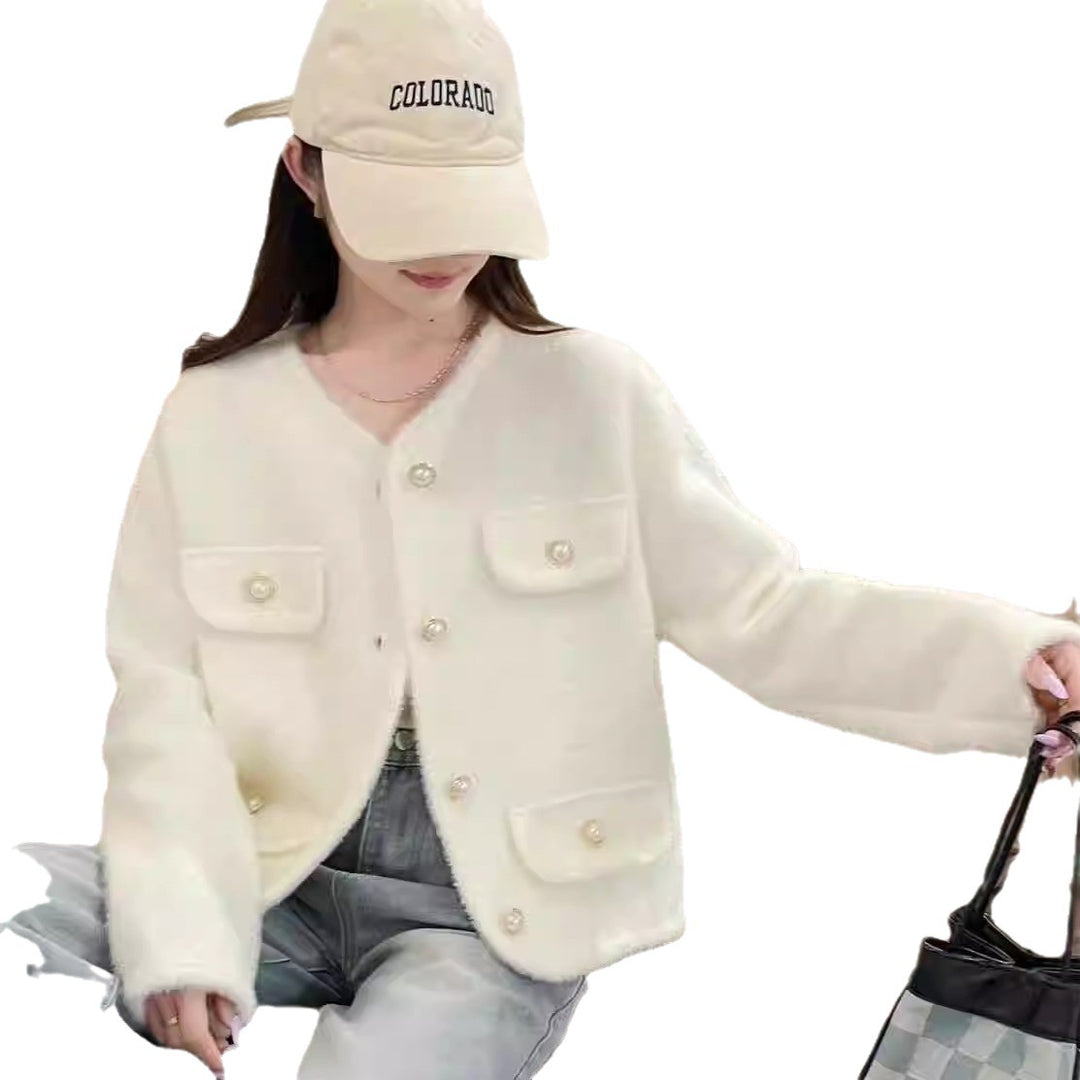 Women Plush Cardigan with Decorative Button Details and Practical Pockets Lune London