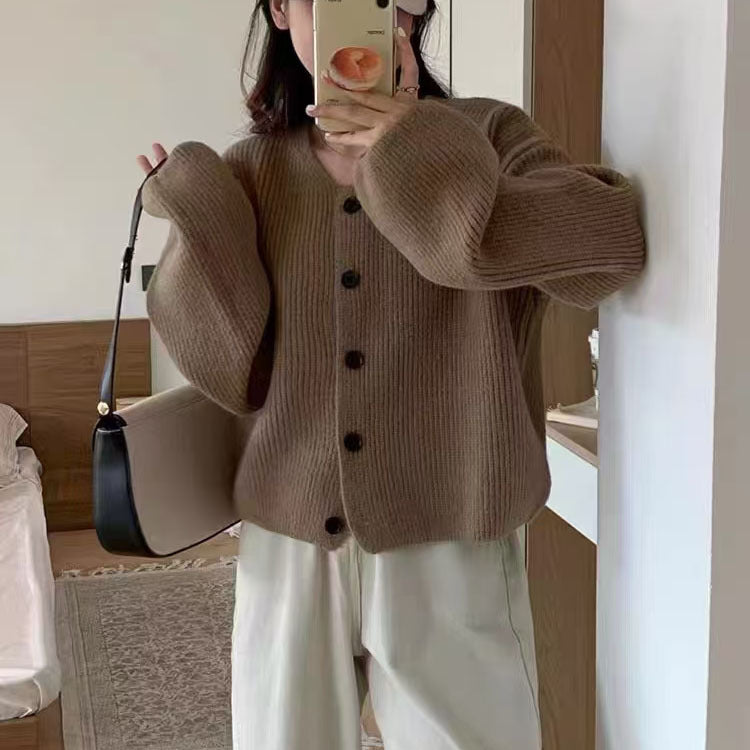 Thick knit jacket for women with button closure and wide sleeves Lune London