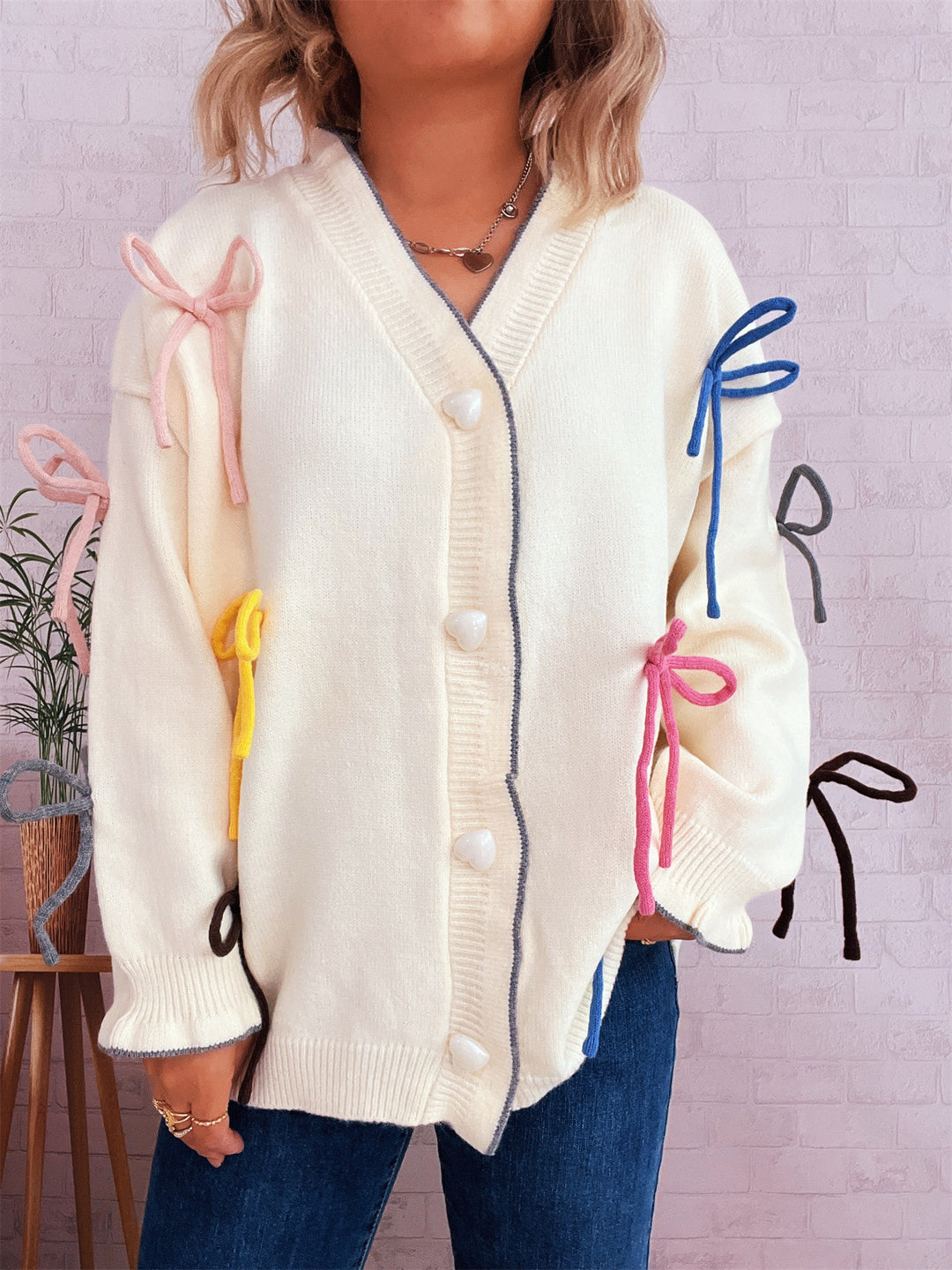 Gilet pour femmes avec des accents de nœuds colorés et une coupe oversized Chic & Stil