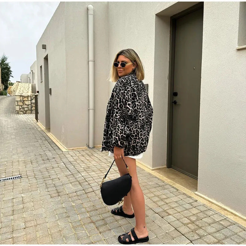 Veste matelassée tendance pour femmes avec un motif léopard moderne Lune London