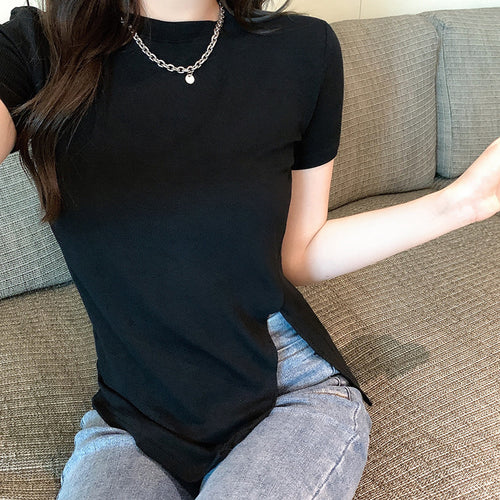 Women's elegant T-shirt with side slit and fitted cut