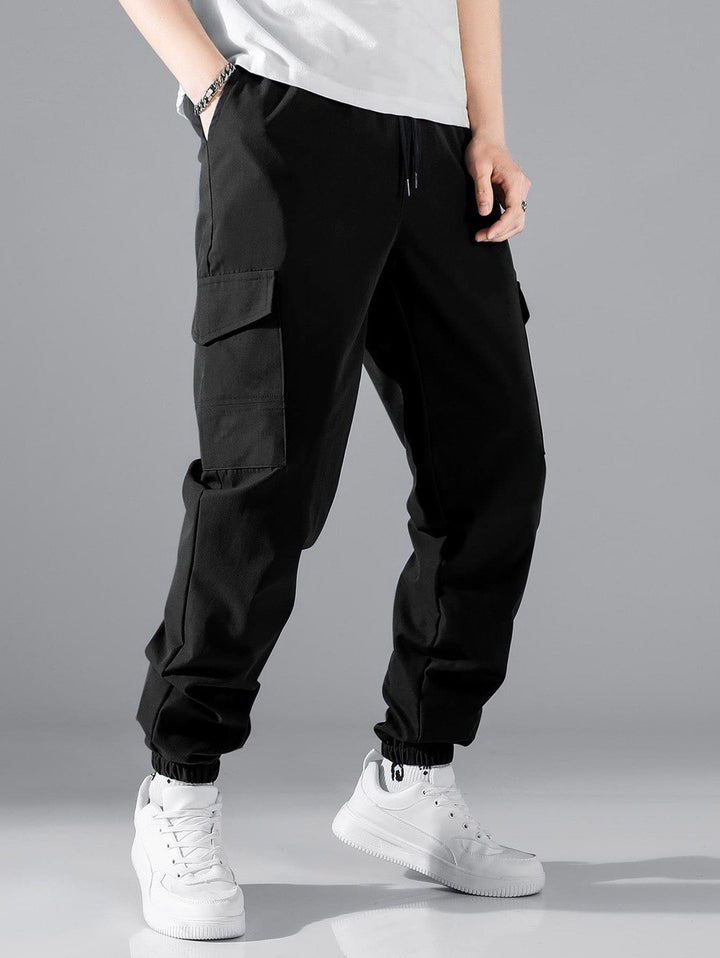 Men's cargo pants with elastic waistband and practical side pockets Lune London