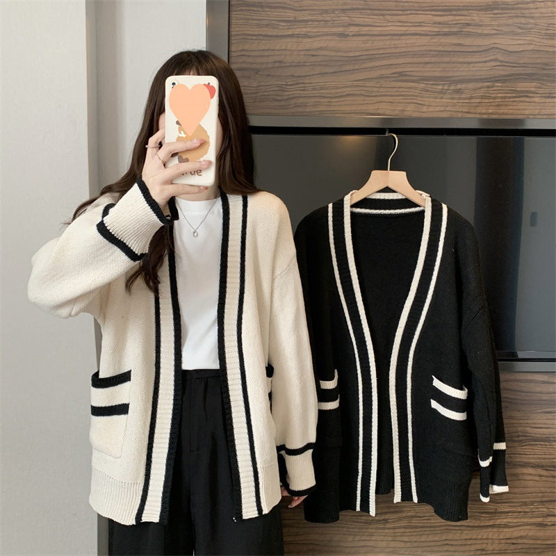 Ladies casual cardigan with large pockets and contrasting details Lune London