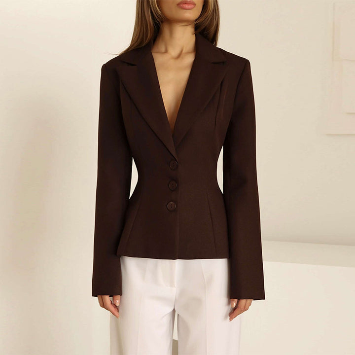 Women's fitted blazer with an elegant lapel Lune London